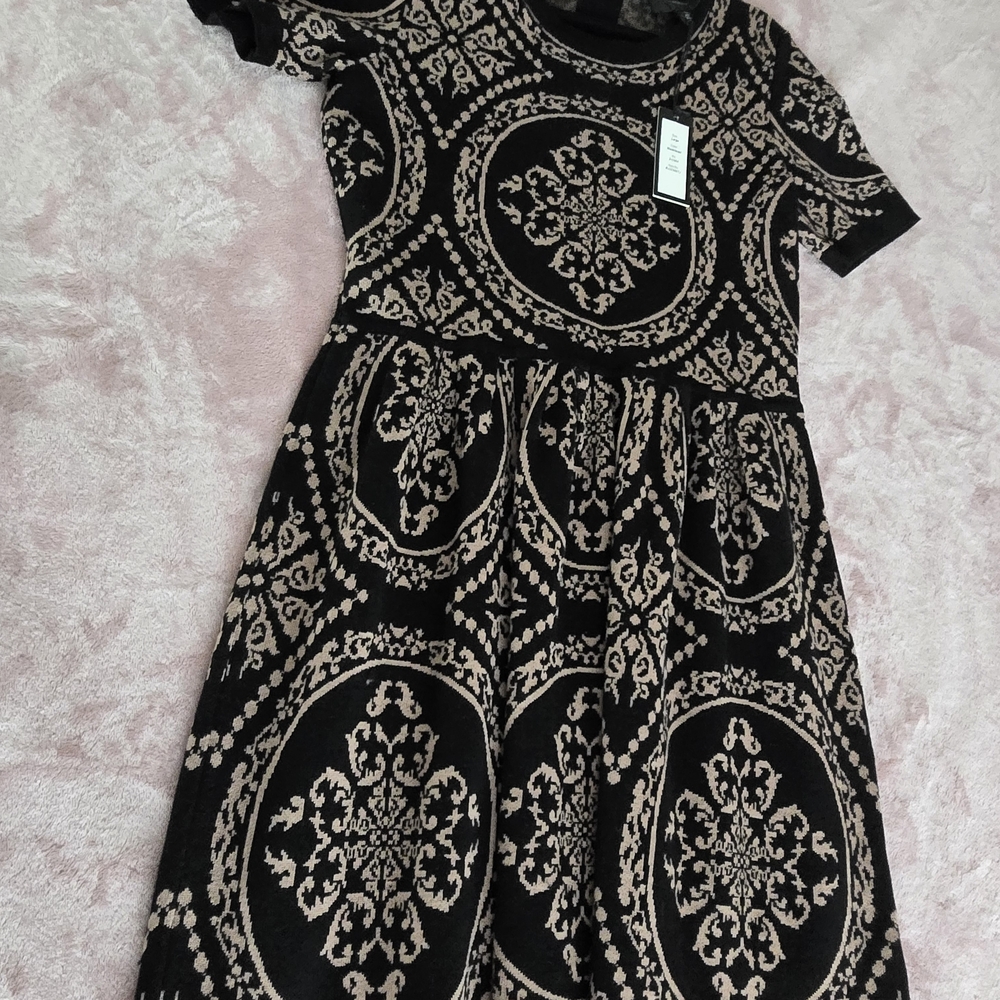 Romeo & Juliet Couture Black and Tan Knit Dress